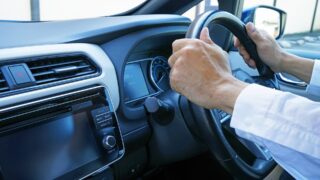 自分で運転すると乗り物酔いしなくなるのはなぜ?科学的な視点で解説