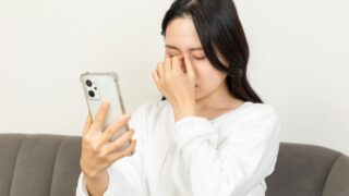 飛蚊症と目の健康。47歳で突然「黒い点」に気づいた話と、私たちができるケア